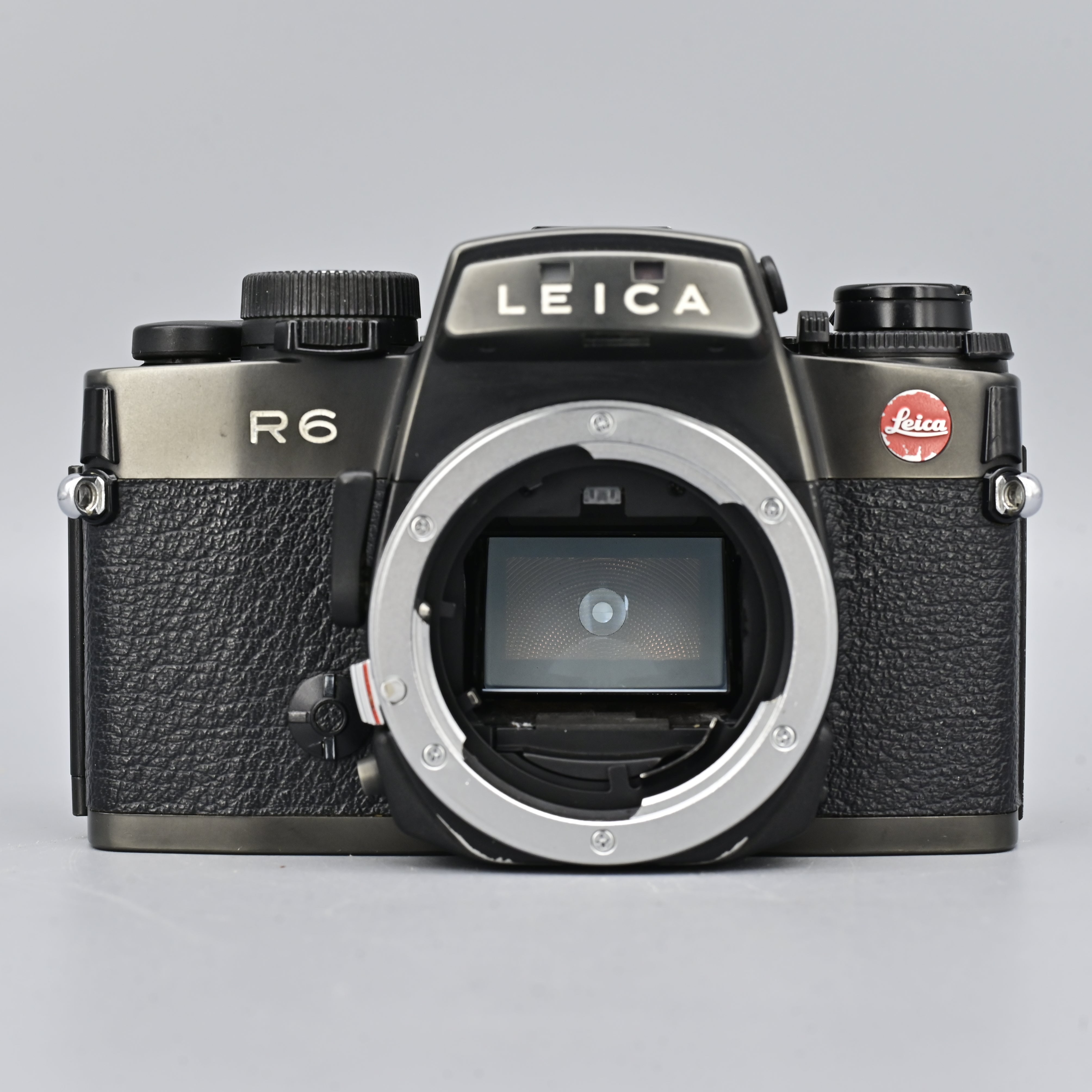leica r6 camera