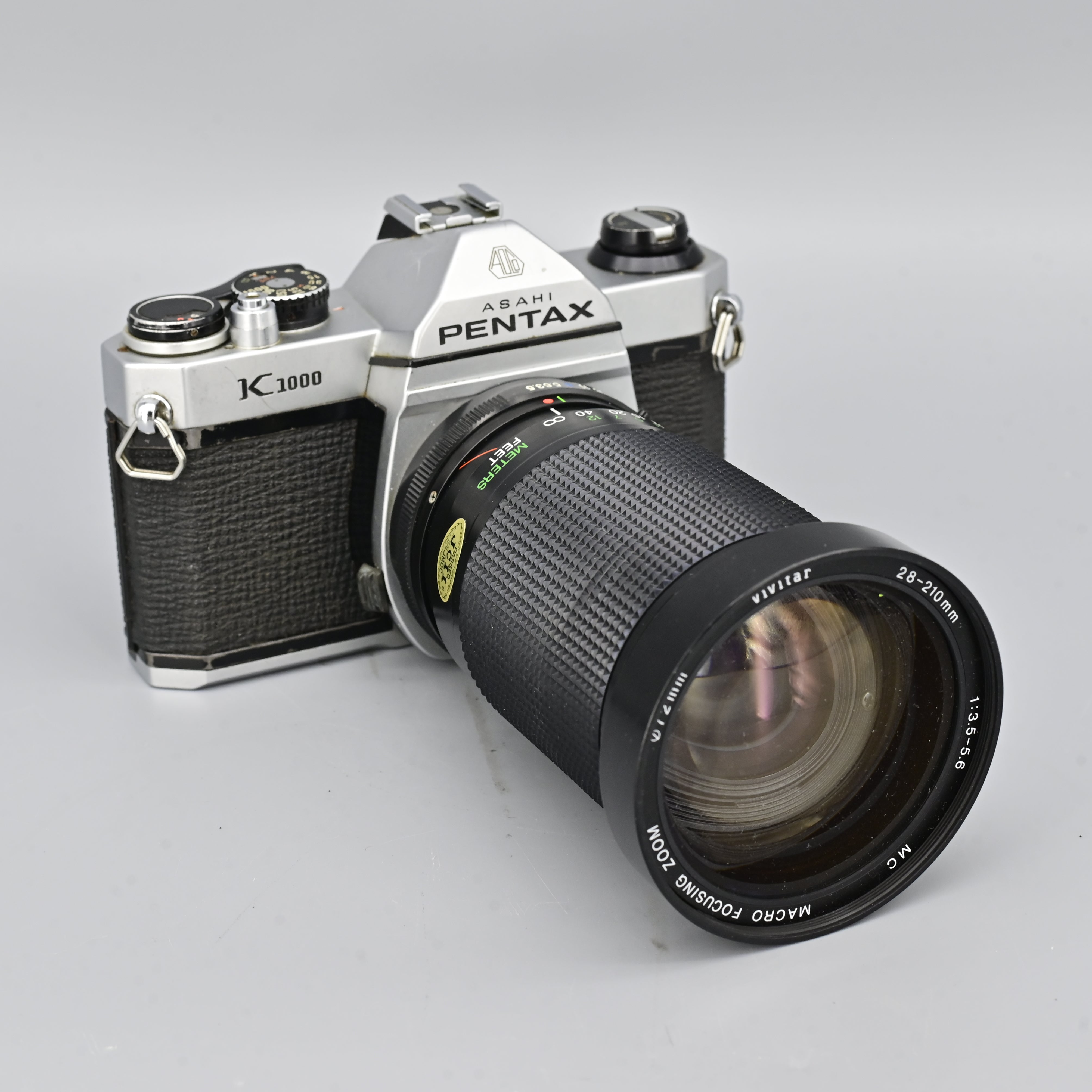 Pentax K1000 + Vivitar Macro Focusing Zoom 28210mm F3.5 Lens [READ]