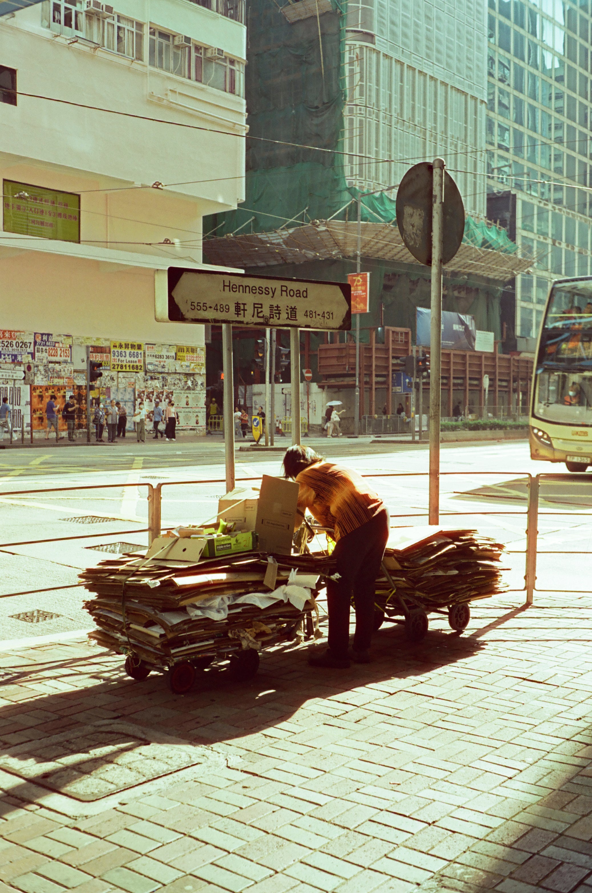 cinestill 50 daylight ブローニー 期限:2022年1月 Amazon.com: Cinestill Film 50Daylight / 120 Boxed : Electronics