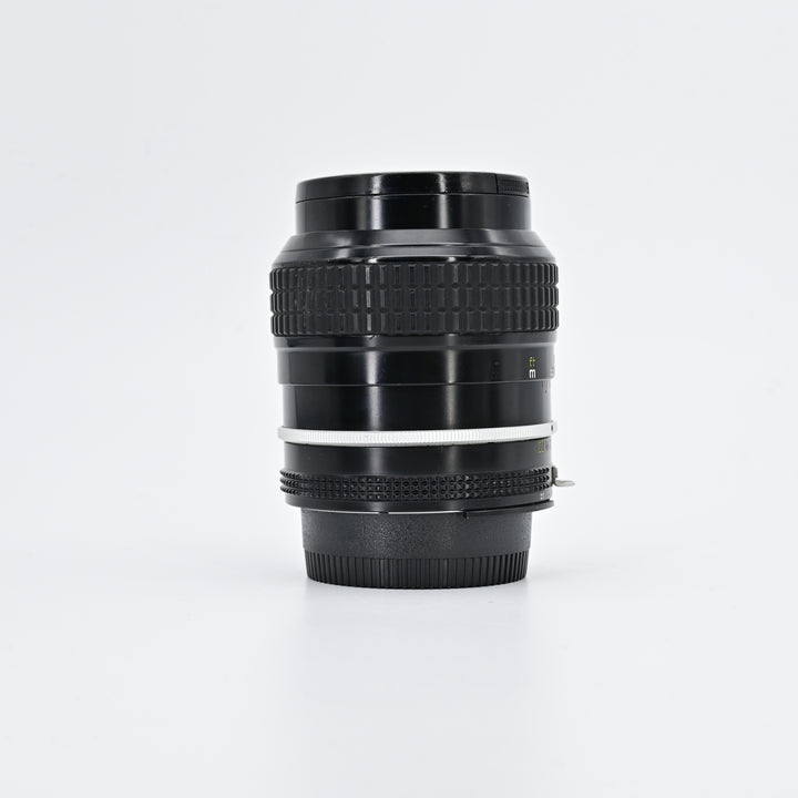 Nikon Nikkor 105mm F2.5 Lens