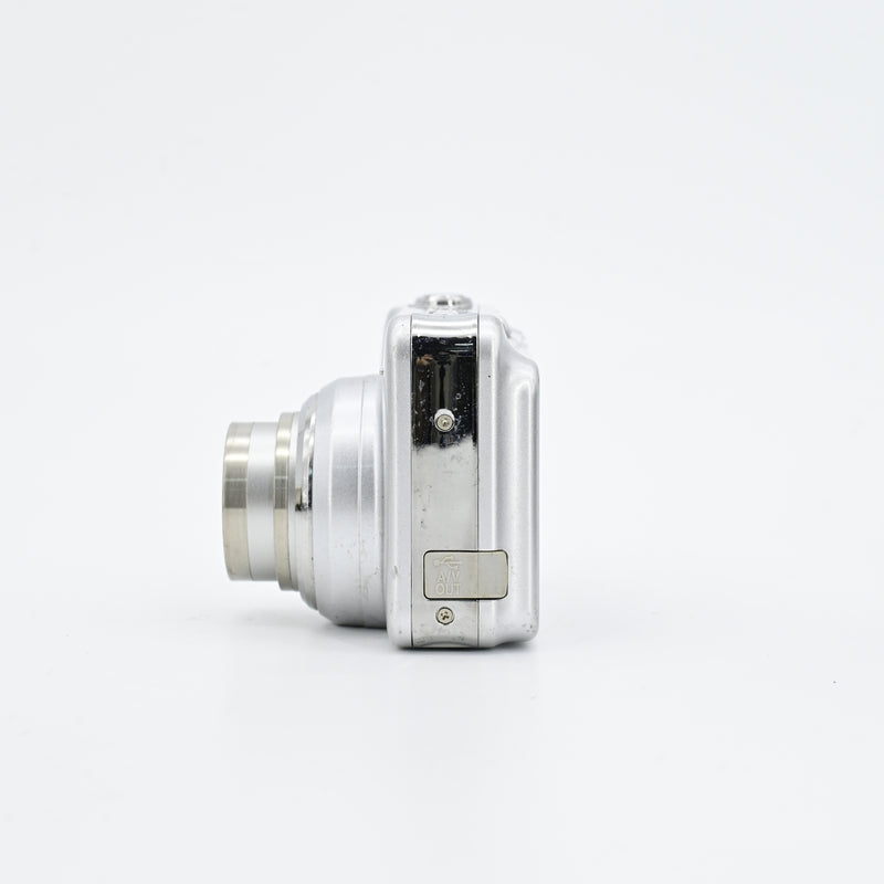 Nikon Coolpix L5 CCD Digital Camera