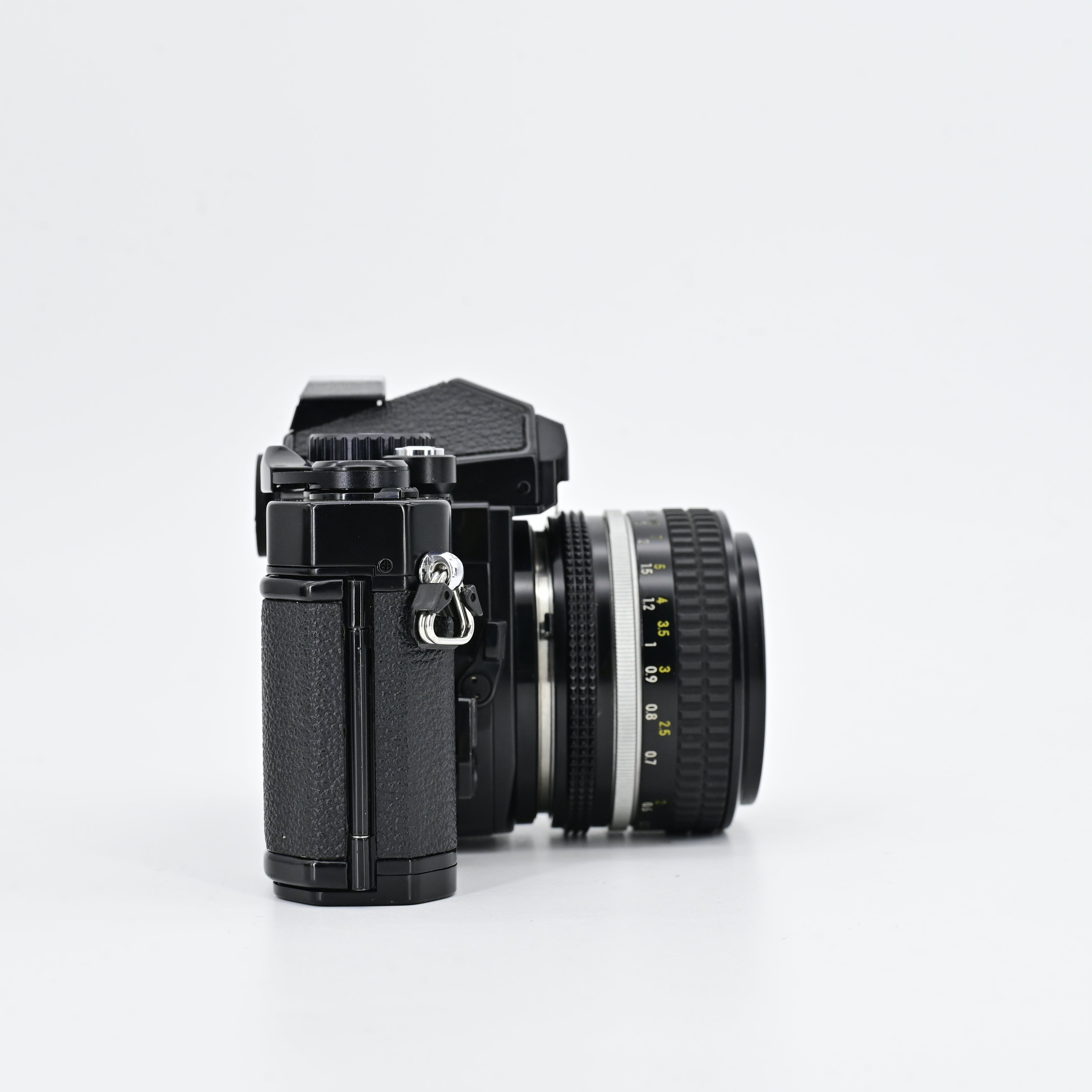 ニコン NIKON FM2 50mm F1.4 Nikon FM2 35mm SLR film camera with 50mm F1.4 Nikkor lens