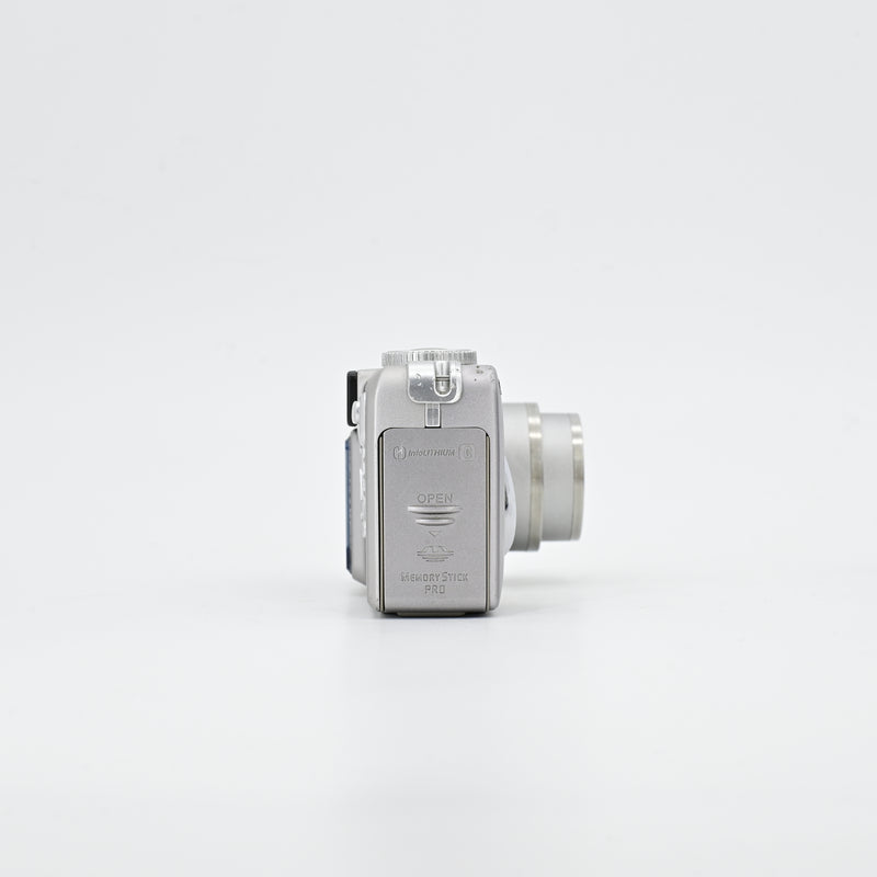 Sony Cyber-Shot DSC-P10 CCD Digital Camera
