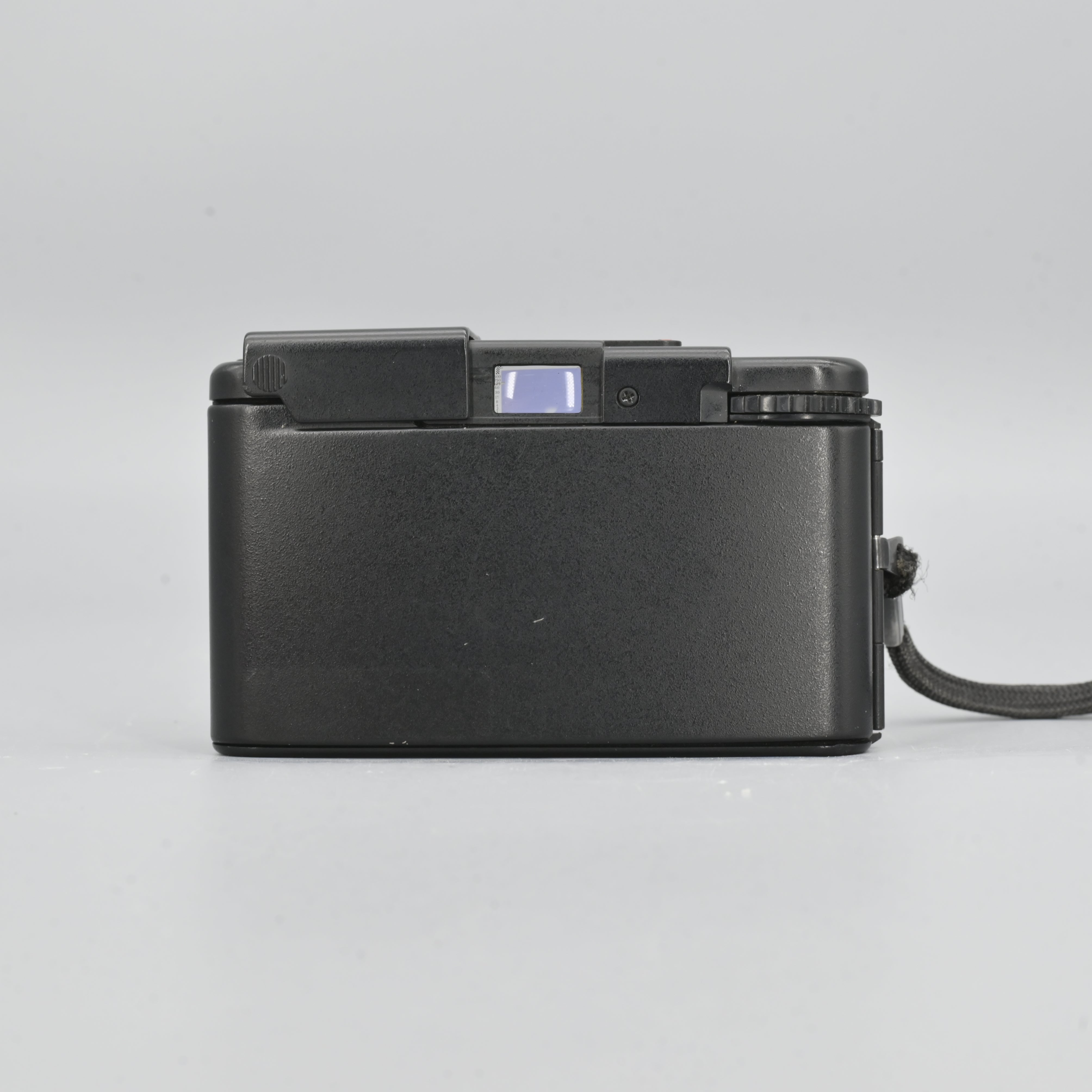 Olympus XA. – SHOWA