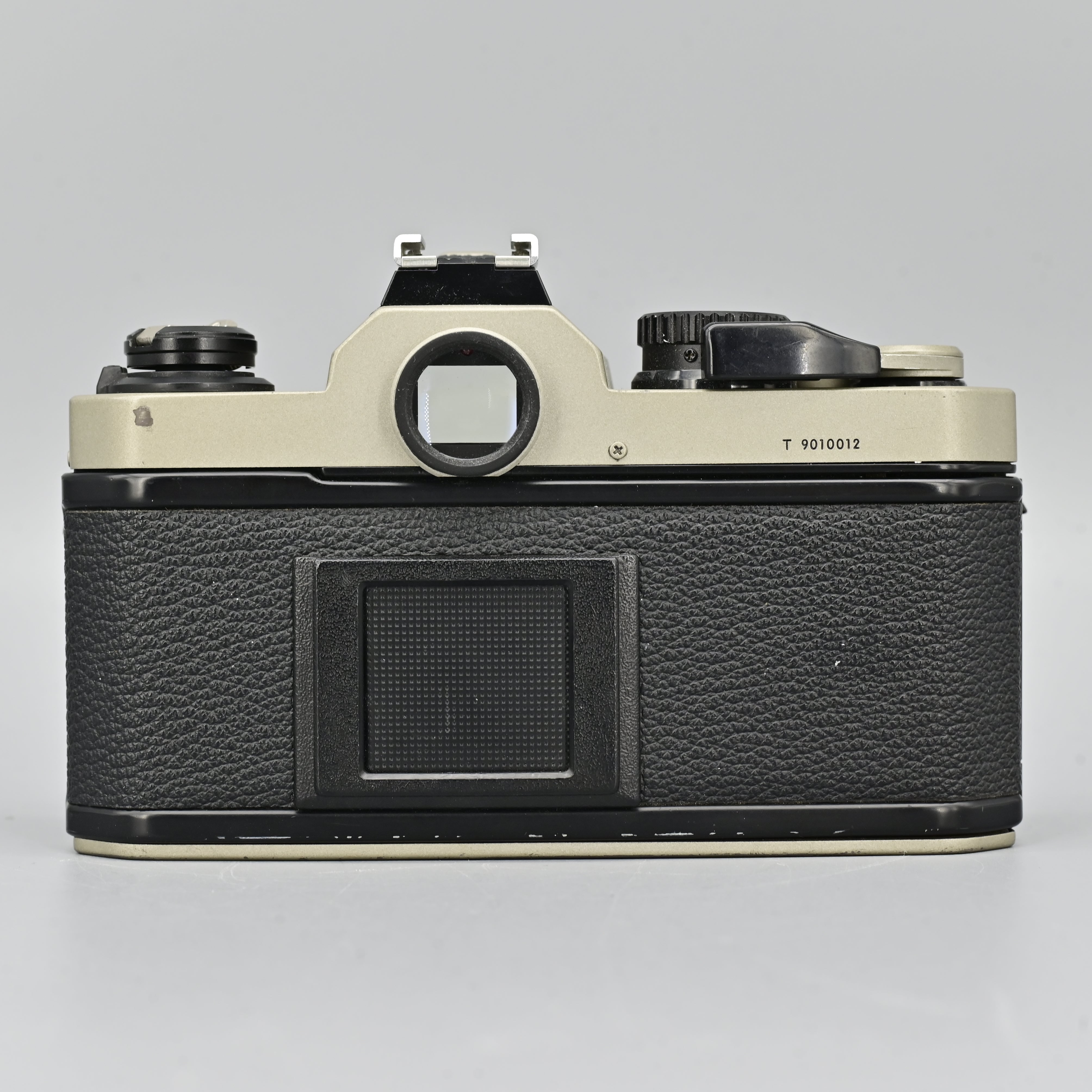 再入荷アイテム Nikon LL2851#D066 ボディ FM フィルムカメラ