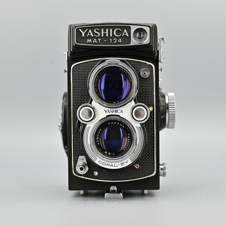 Yashica Mat-124.