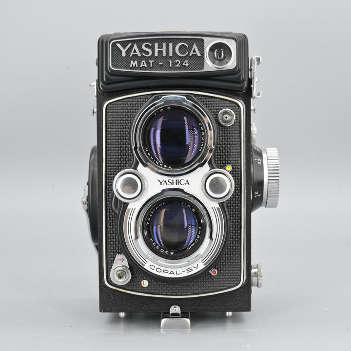 Yashica Mat 124 [READ].