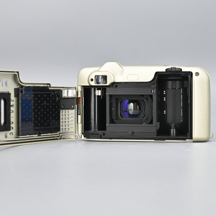 Yashica Zoomate 105SE (Brand New Box Set)