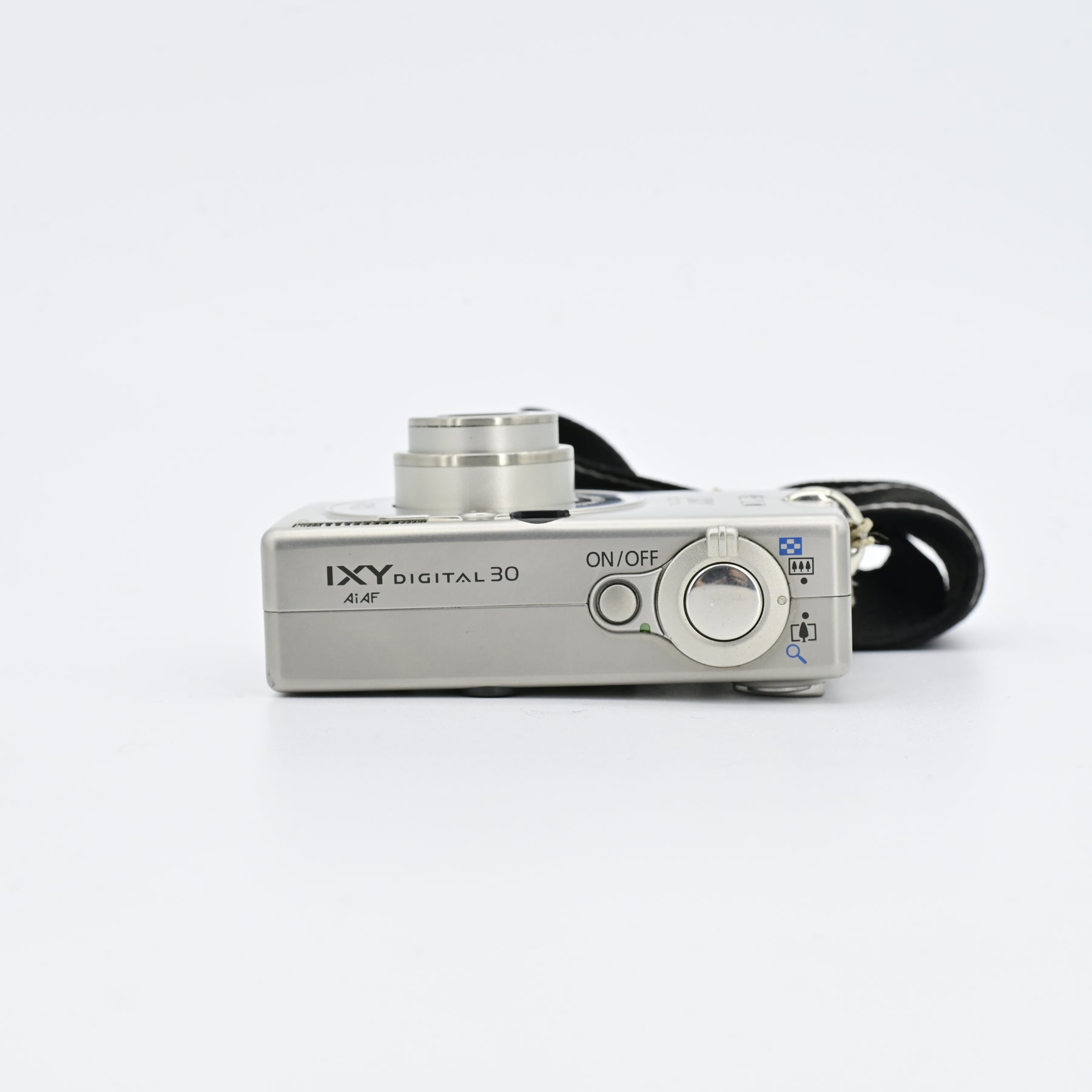 Canon IXY Digital 30 (PowerShot SD100 / Digital IXUS II)