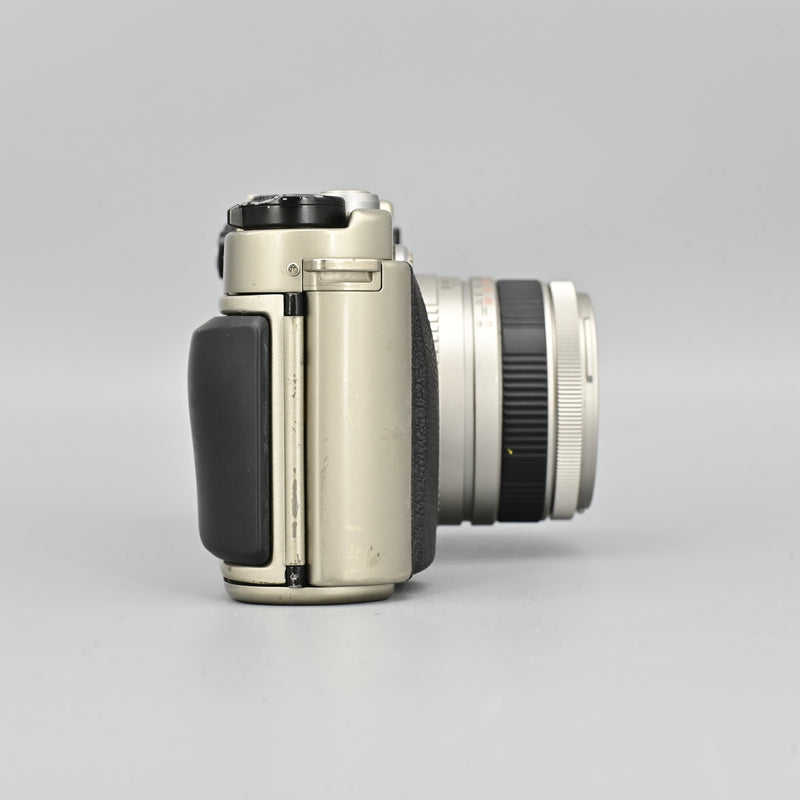 Fujifilm TX-1 + Super-EBC Fujinon 45mm F4 Lens.