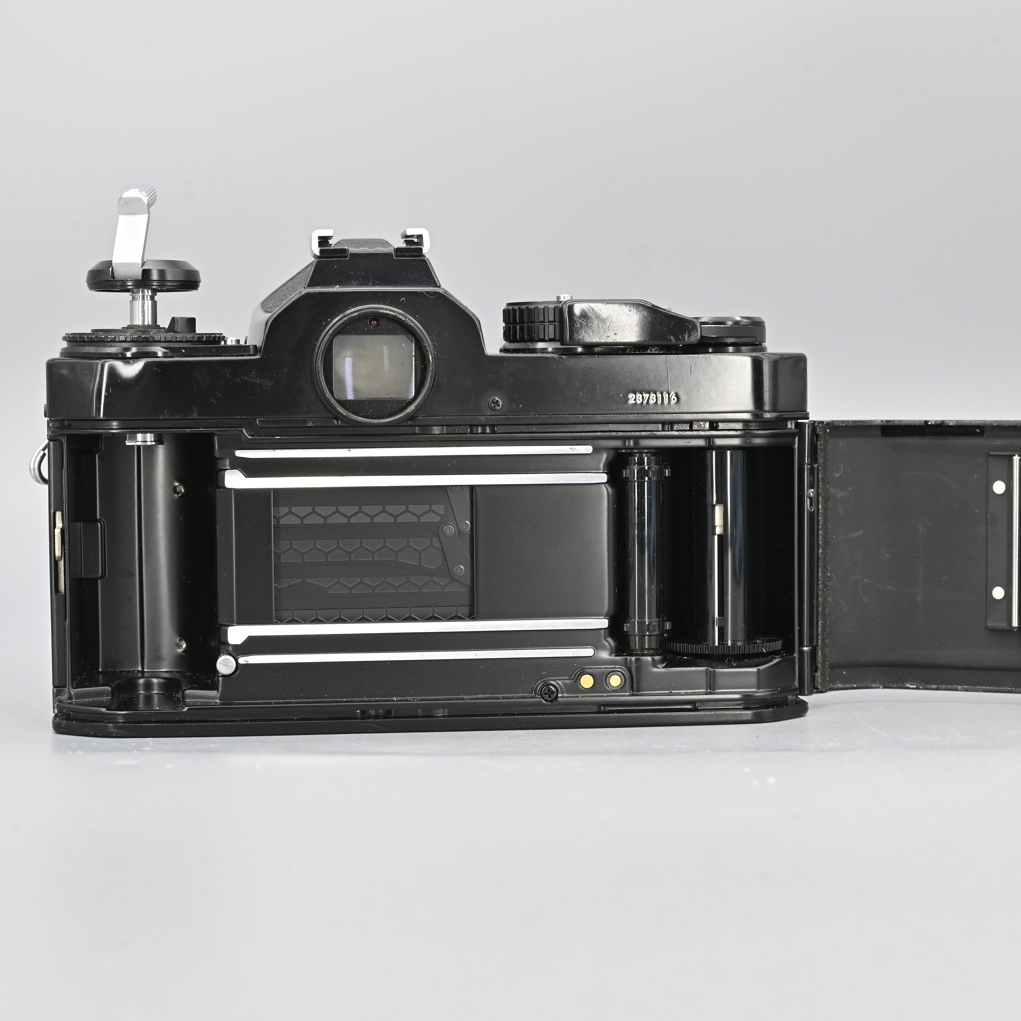 Nikon FE2 + Tamron 35-70mm F3.5-4.5 Marco Zoom Lens [READ] – SHOWA