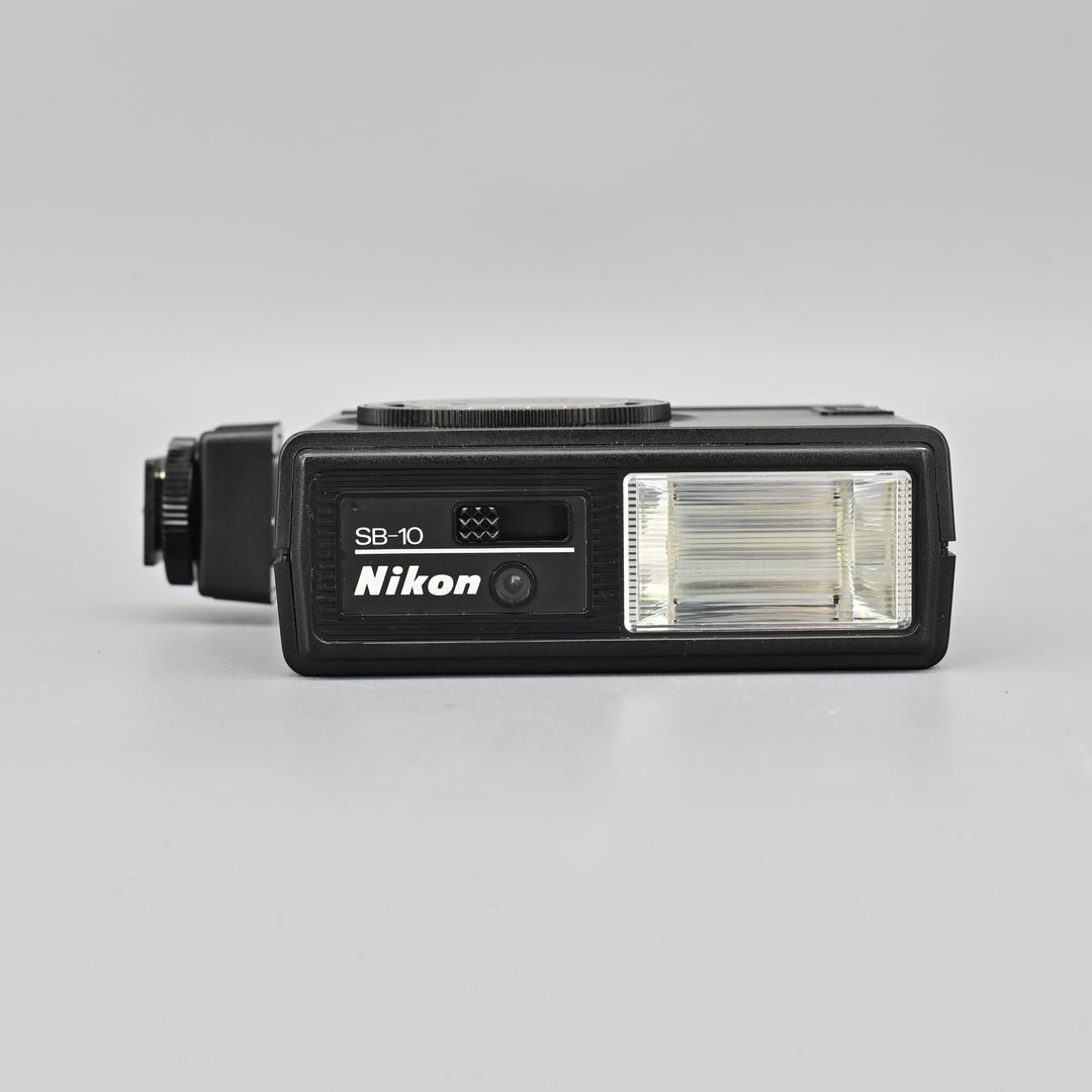 Nikon Speedlight SB-10 Flash