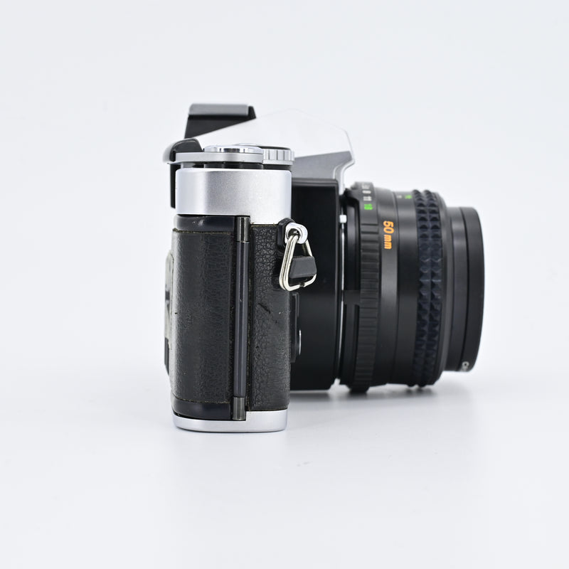 Minolta XD11 + MD Rokkor-X 50mm F1.7 Lens