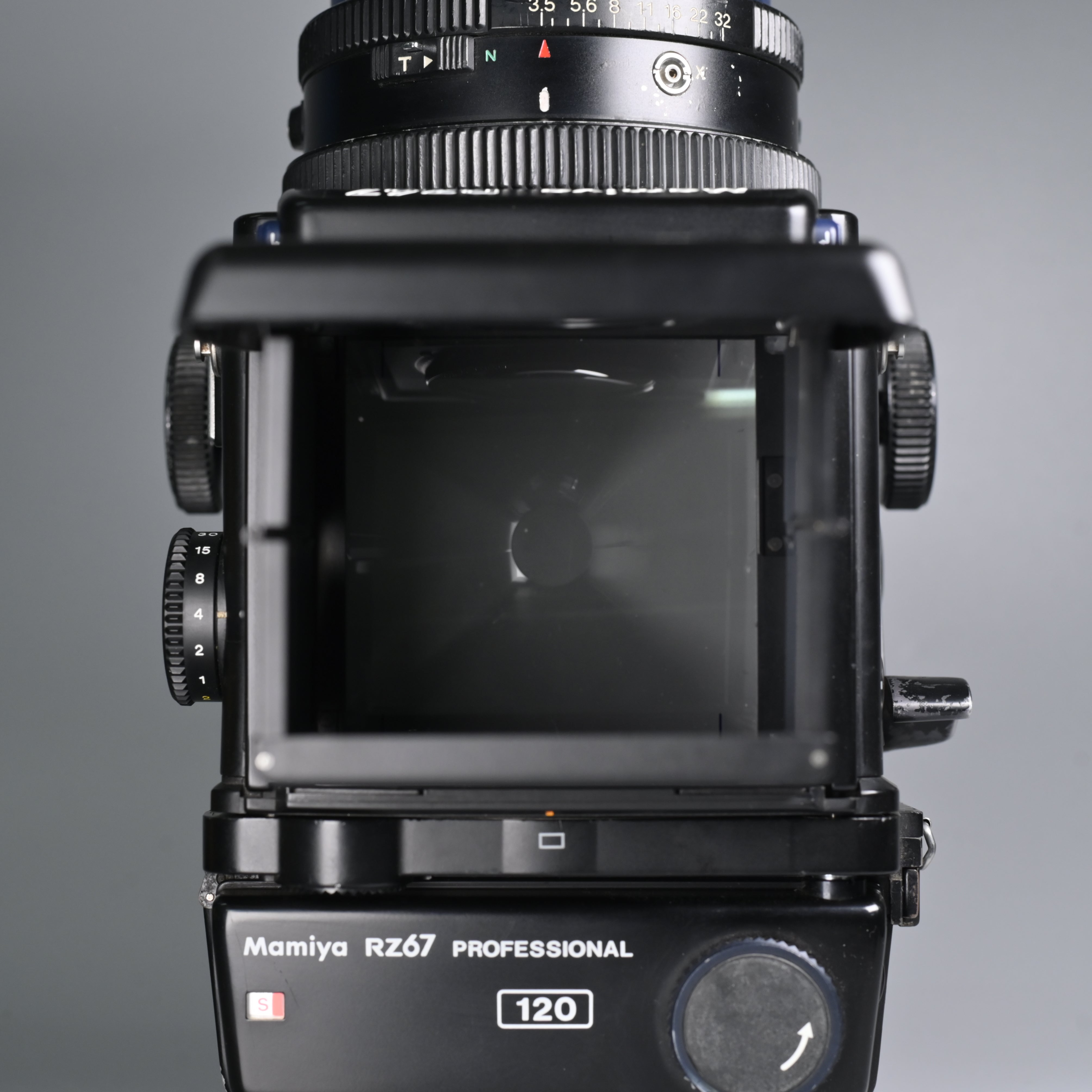 Mamiya RZ67 + Sekor Z 90mm F3.5 W Lens – SHOWA