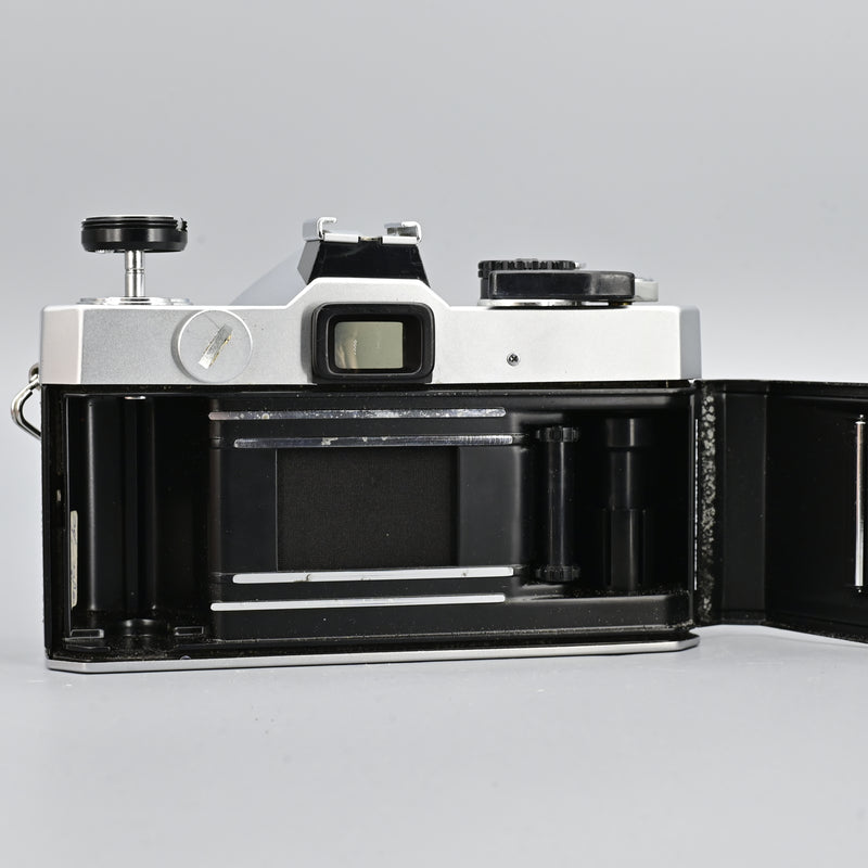 Fujica ST705 + Vivitar 50mm F1.8 lens