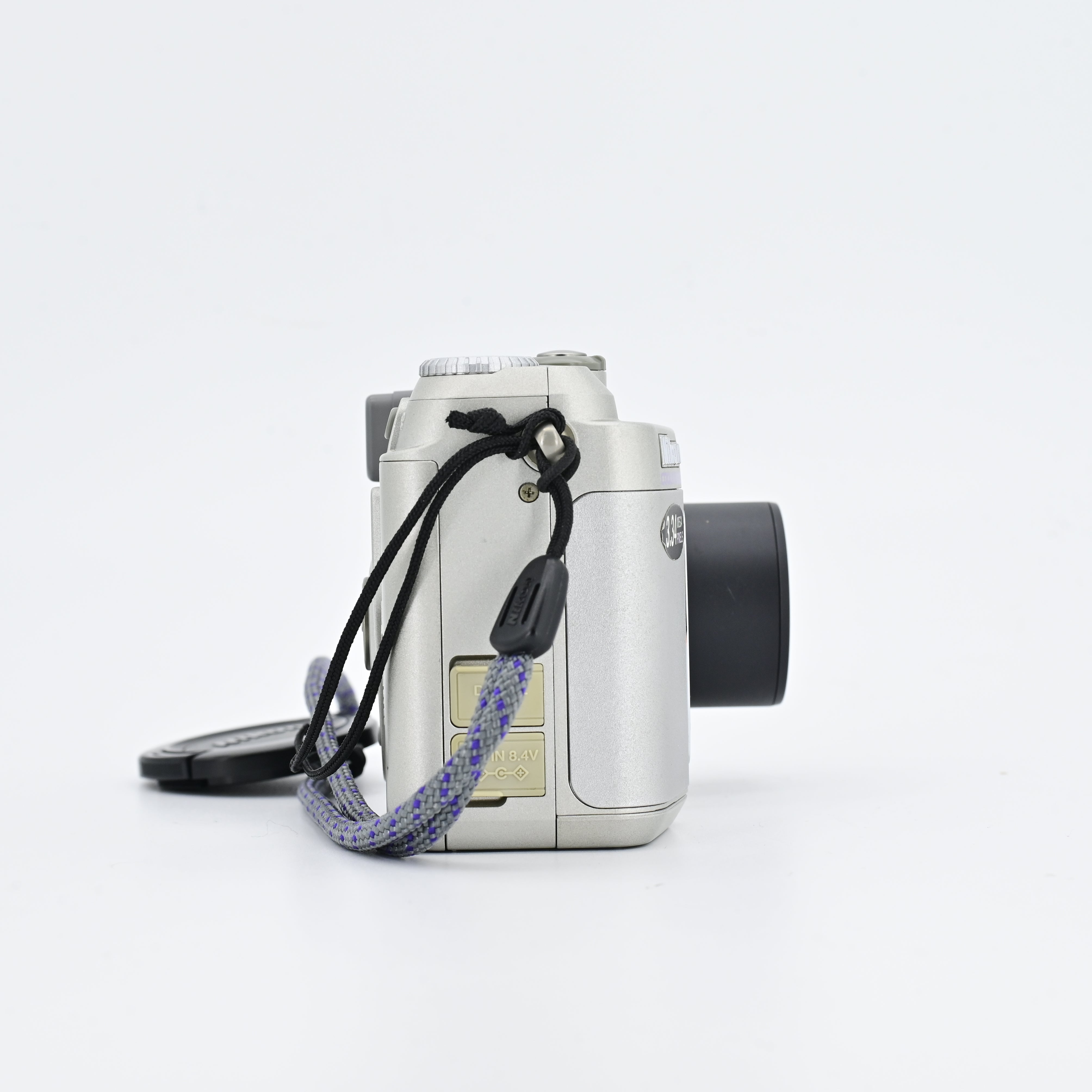 Nikon Coolpix E880 CCD Digital Camera – SHOWA Nikon Coolpix E880 CCD Digital Camera – SHOWA
