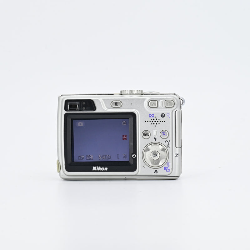 Nikon Coolpix 7900 CCD Digital Camera