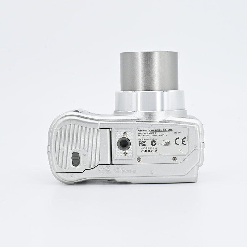 Olympus CAMEDIA C-740 Ultra Zoom CCD Digital Camera