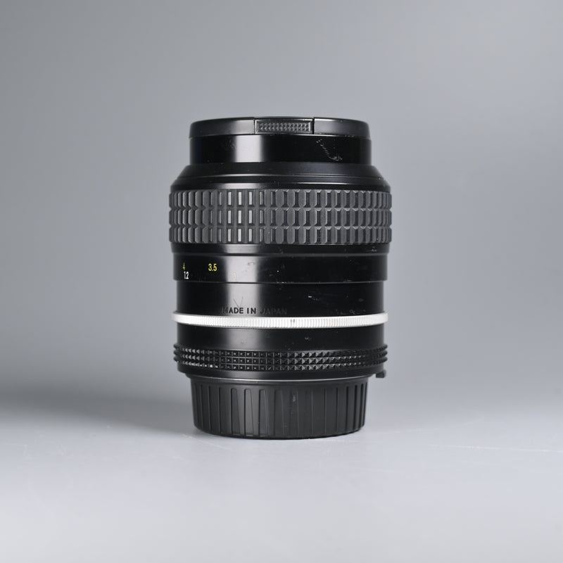 Nikon 105mm F2.5 lens