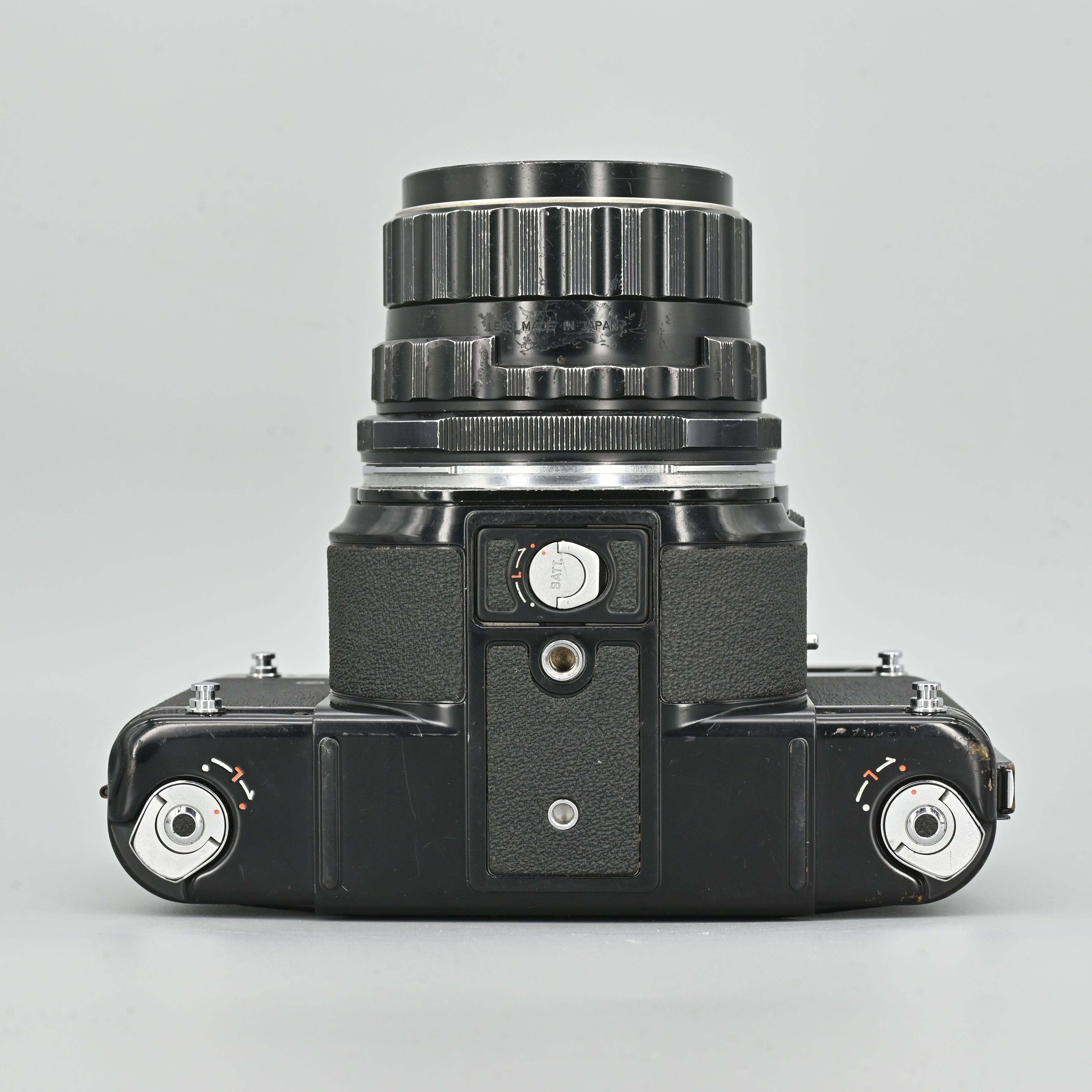 Pentax 67 + Takumar-6x7 105mm F2.4 Lens. – SHOWA