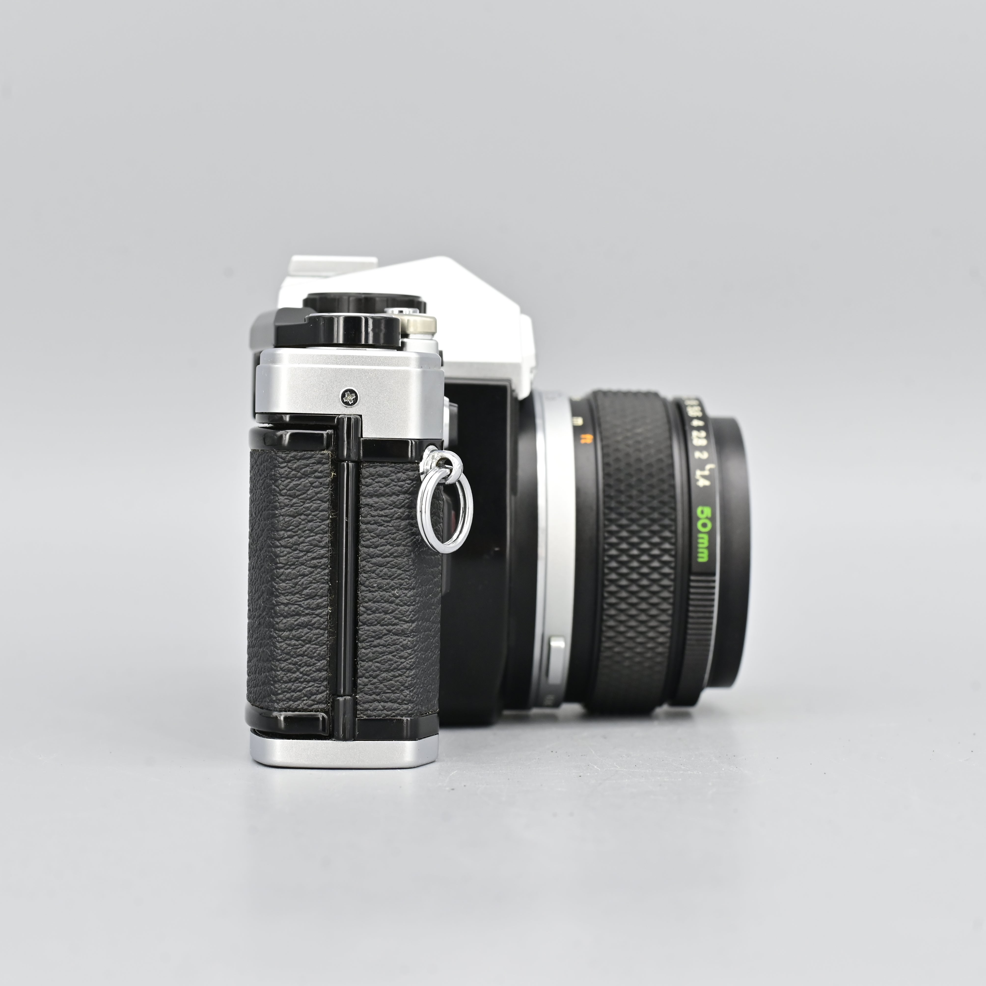 Olympus OM10 + Auto-S 50/1.4 Lens – SHOWA