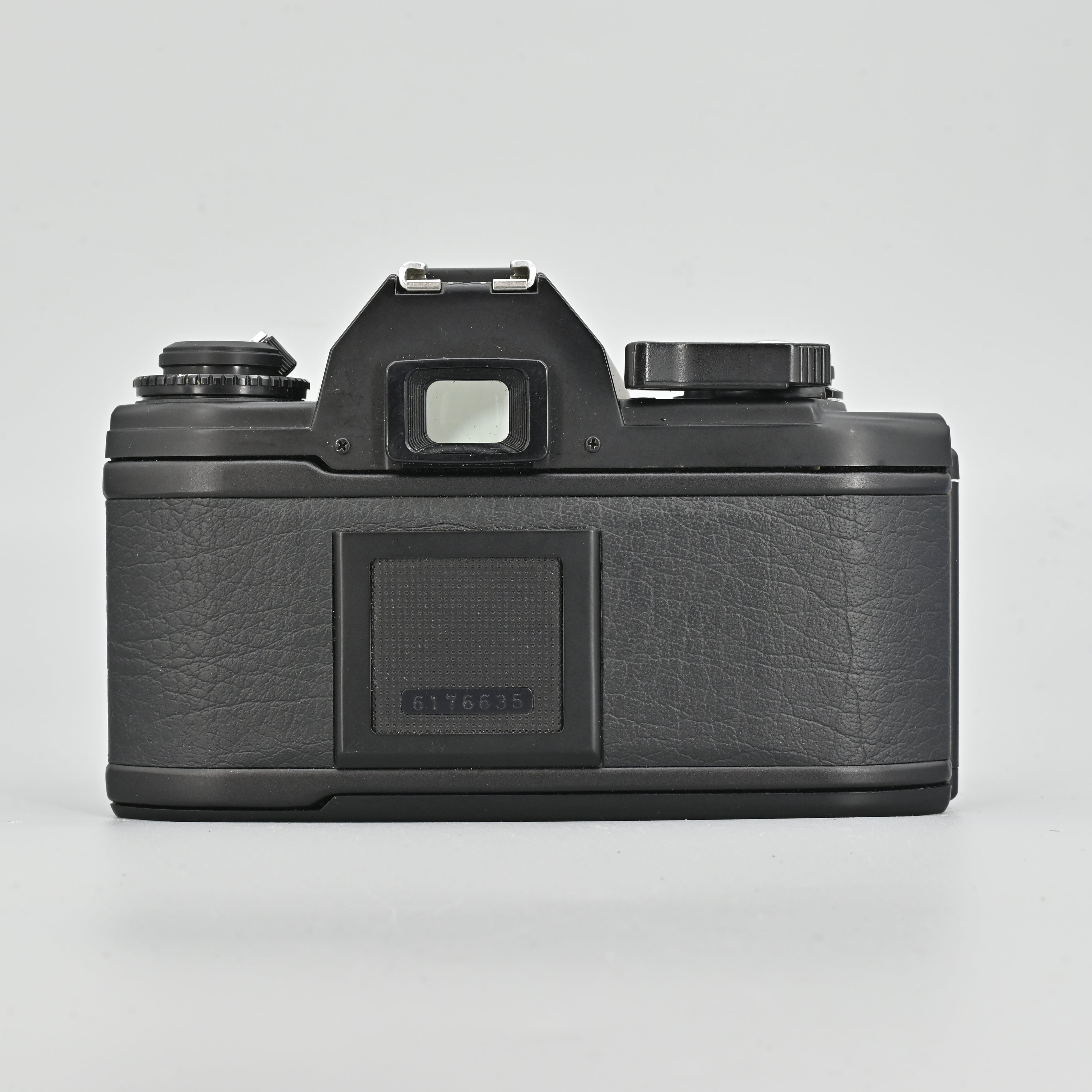 Nikon フイルムカメラ　EM 50mm f1.8 Nikon EM Black + Series E 50mm F1.8 Lens – SHOWA