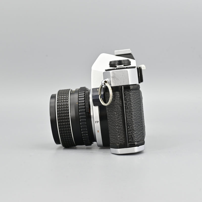 Pentax Spotmatic F SP + Super-Takumar 55/1.8 Lens [READ]