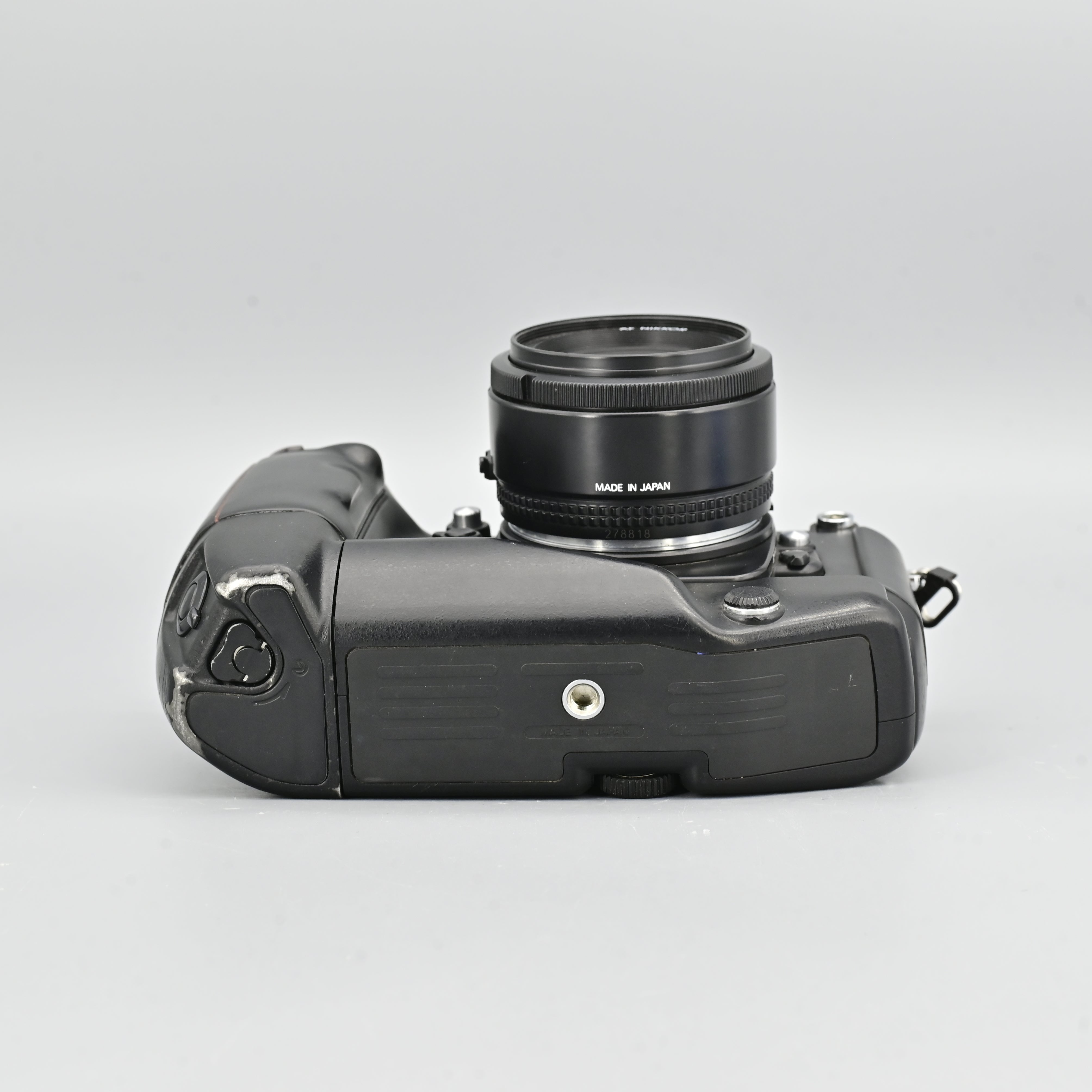 Nikon F4 Body Only + MB-21 Motor Drive + AFD 28mm F2.8 Lens Nikon F4 Body Only + MB-21 Motor Drive + AFD 28mm F2.8 Lens