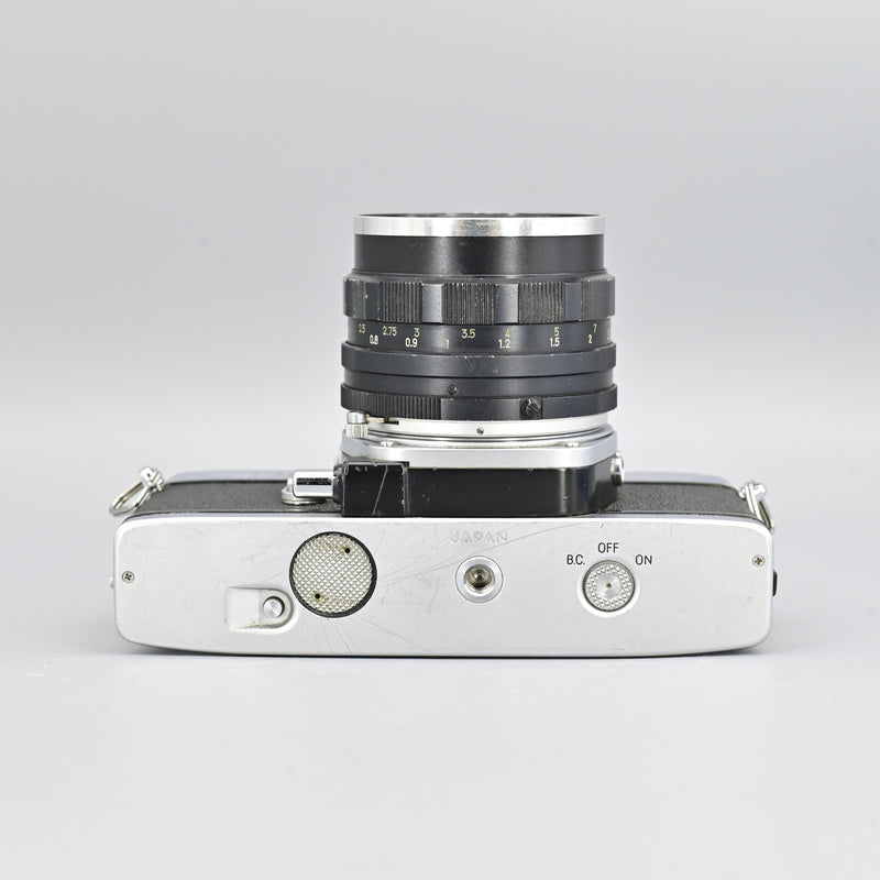 Minolta SRT101 + MC 55mm F1.8 Lens [READ]