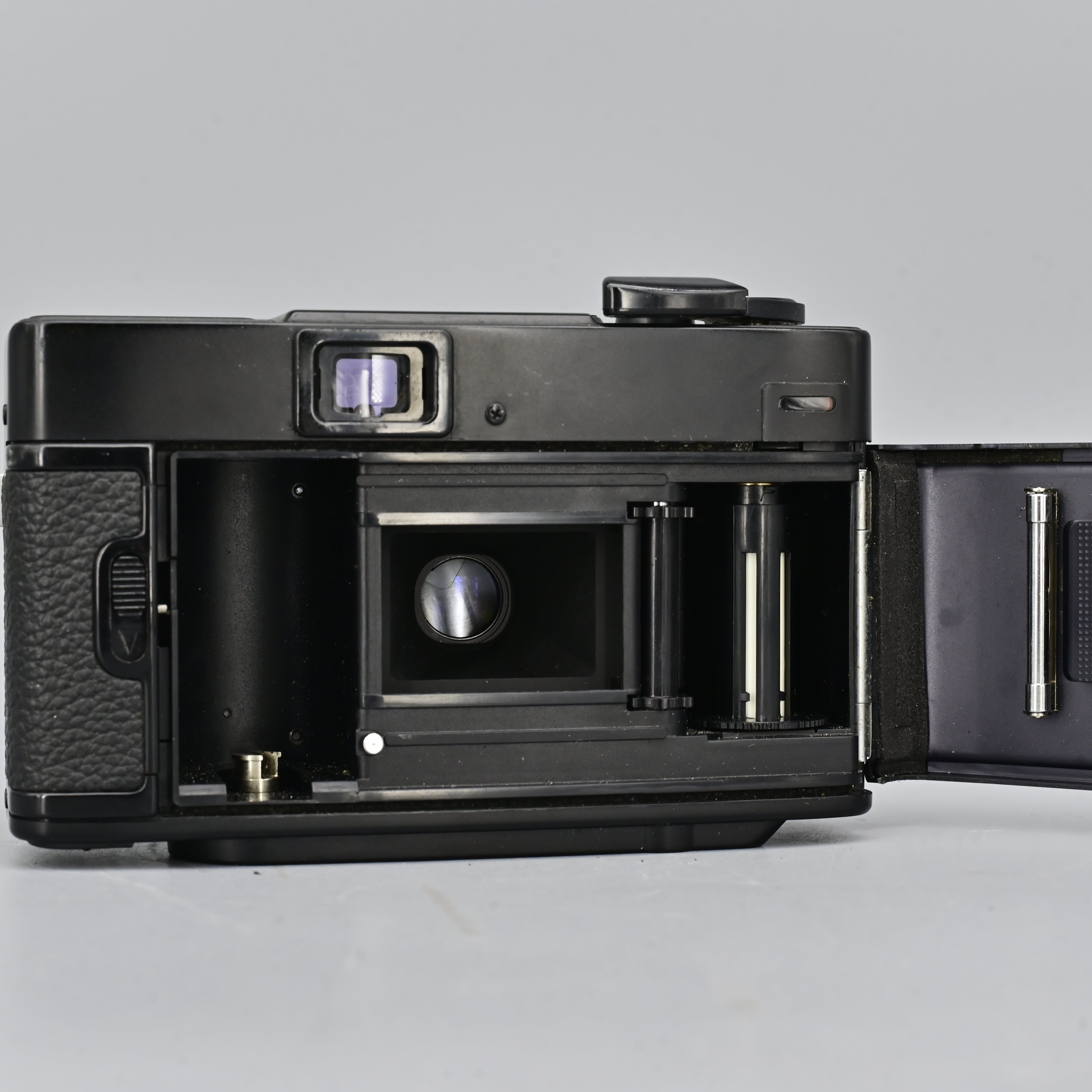 Minolta Hi-Matic S With Case. – SHOWA