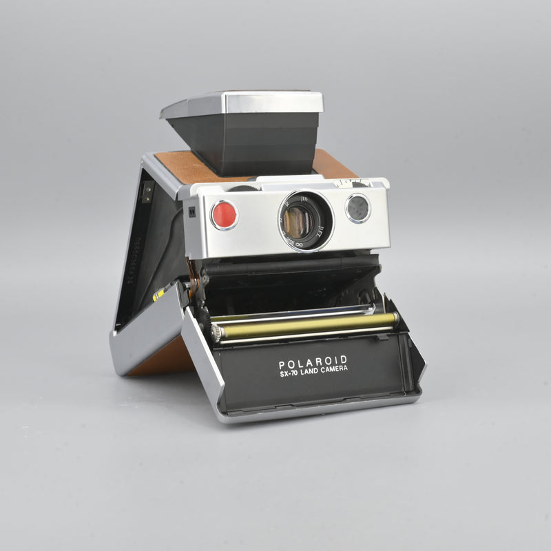 Polaroid SX-70 Land Camera (with Leather Bag).