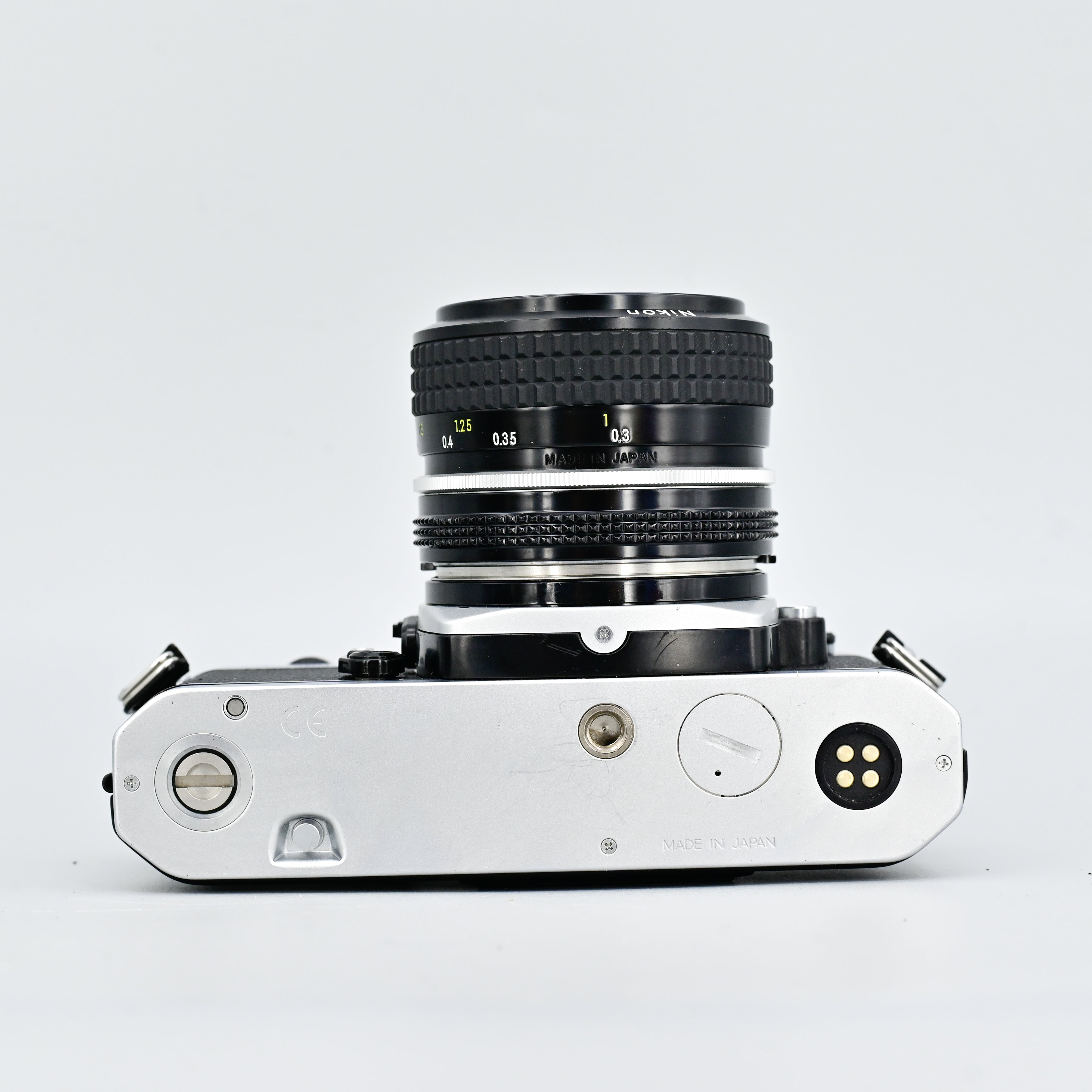 Nikon FM2 +AIS 28mm F2.8 Lens – SHOWA