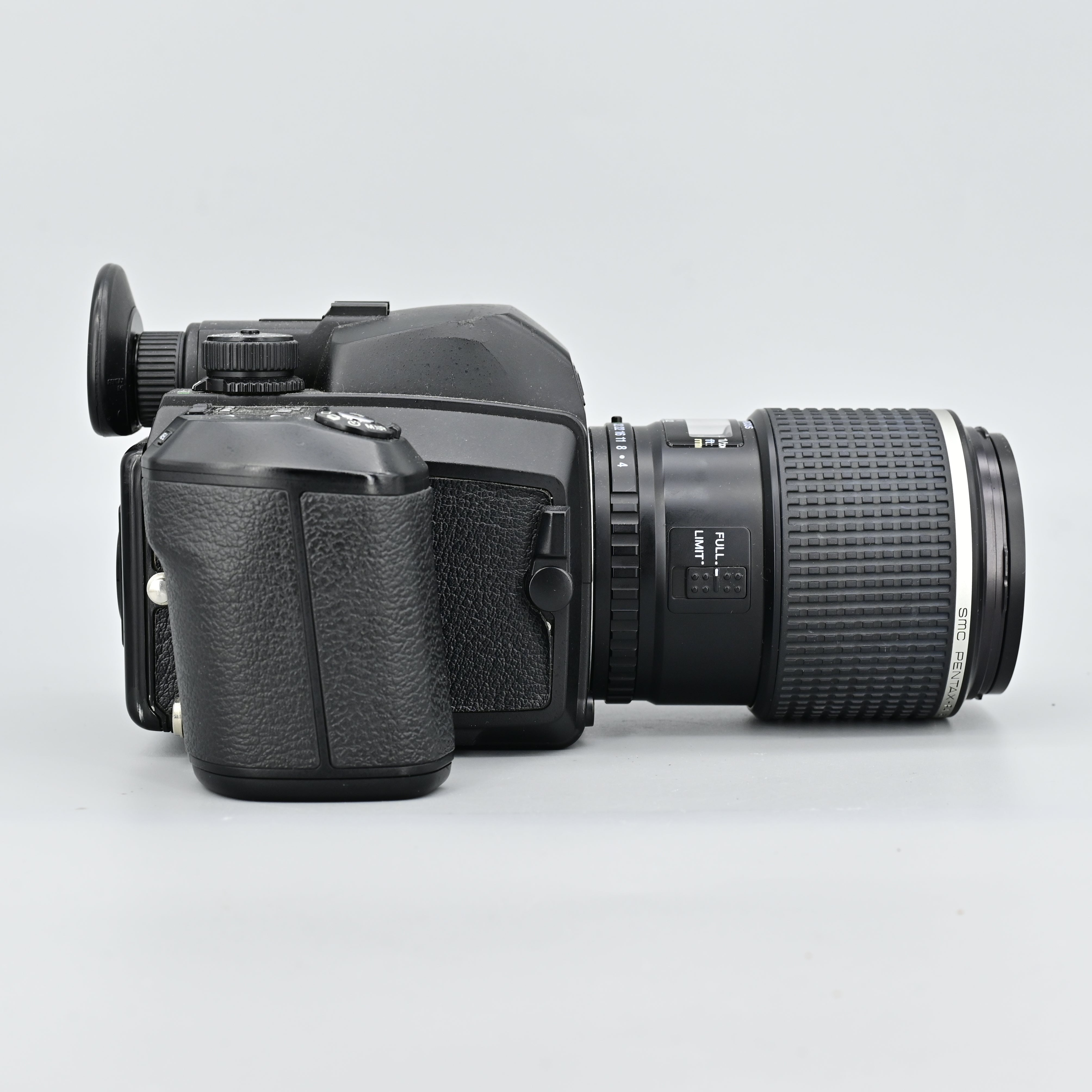 Pentax 645NII + SMC FA 645 Macro 120mm f/4 – SHOWA