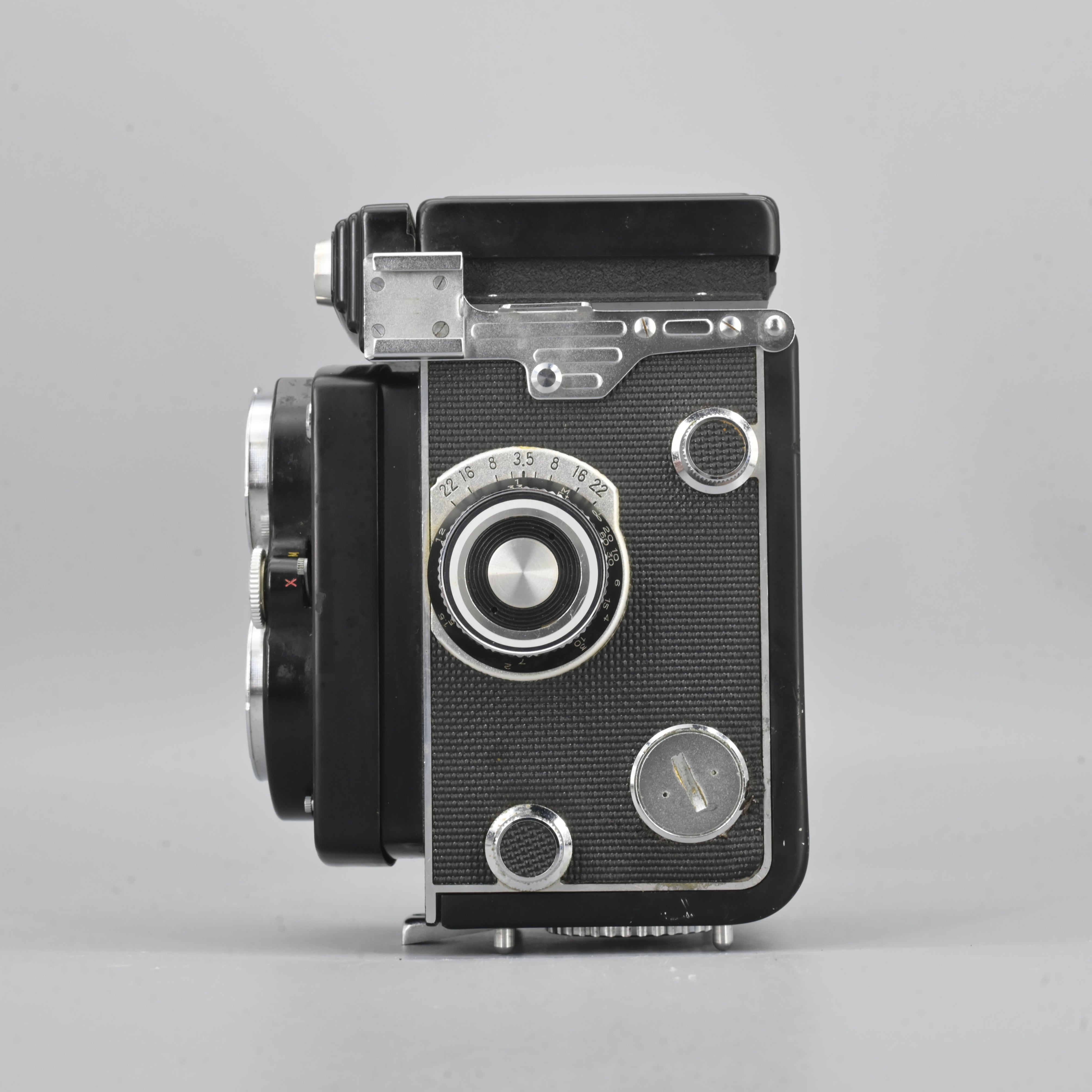YASHICA MAT-124 二眼レフカメラ 二眼レフデビューをお考えの方に最適！YASHICA Mat-124G