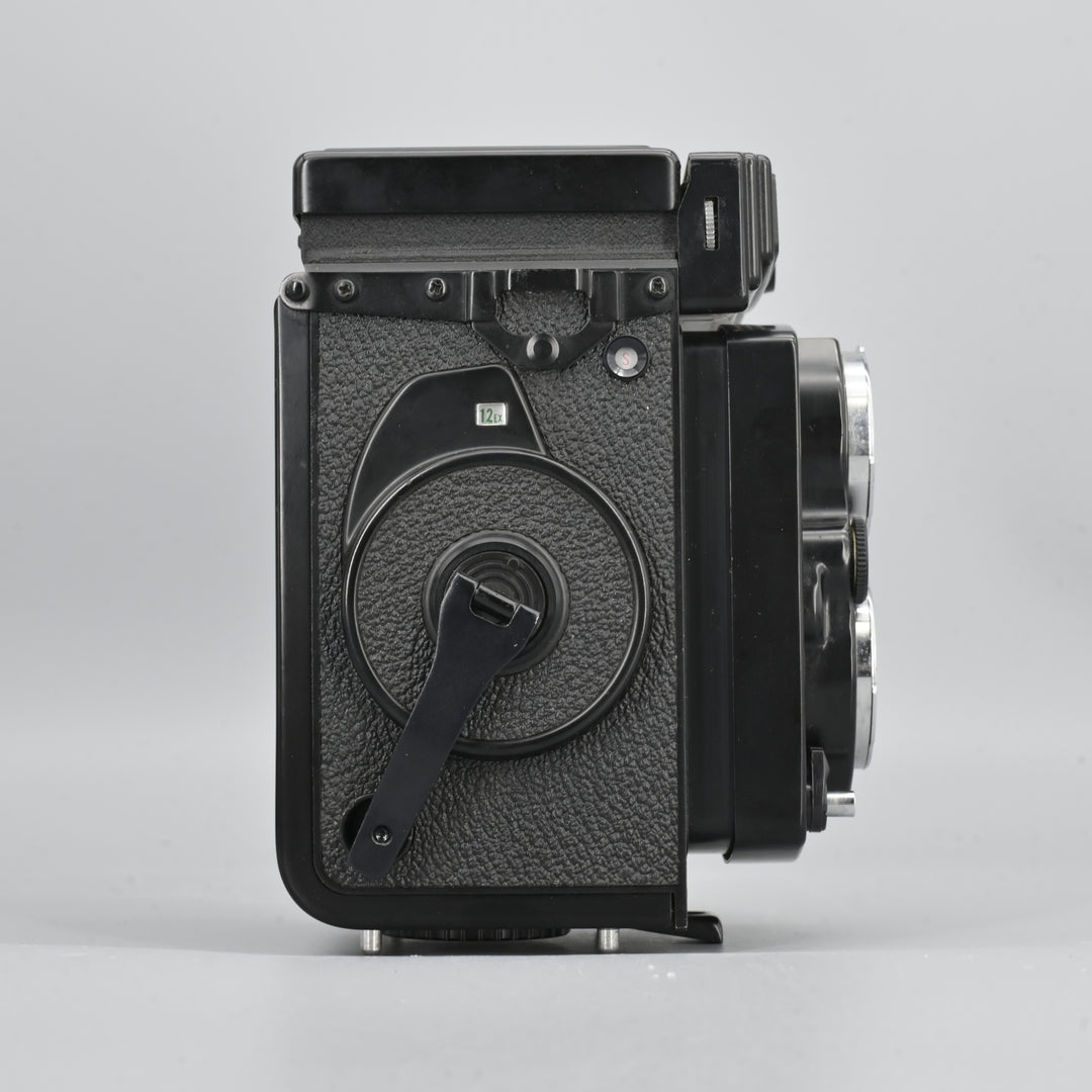 Yashica Mat 124G with Case.