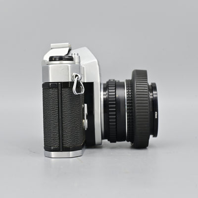 Pentax Spotmatic SP + Takumar 55mm F1.8 Lens [READ]