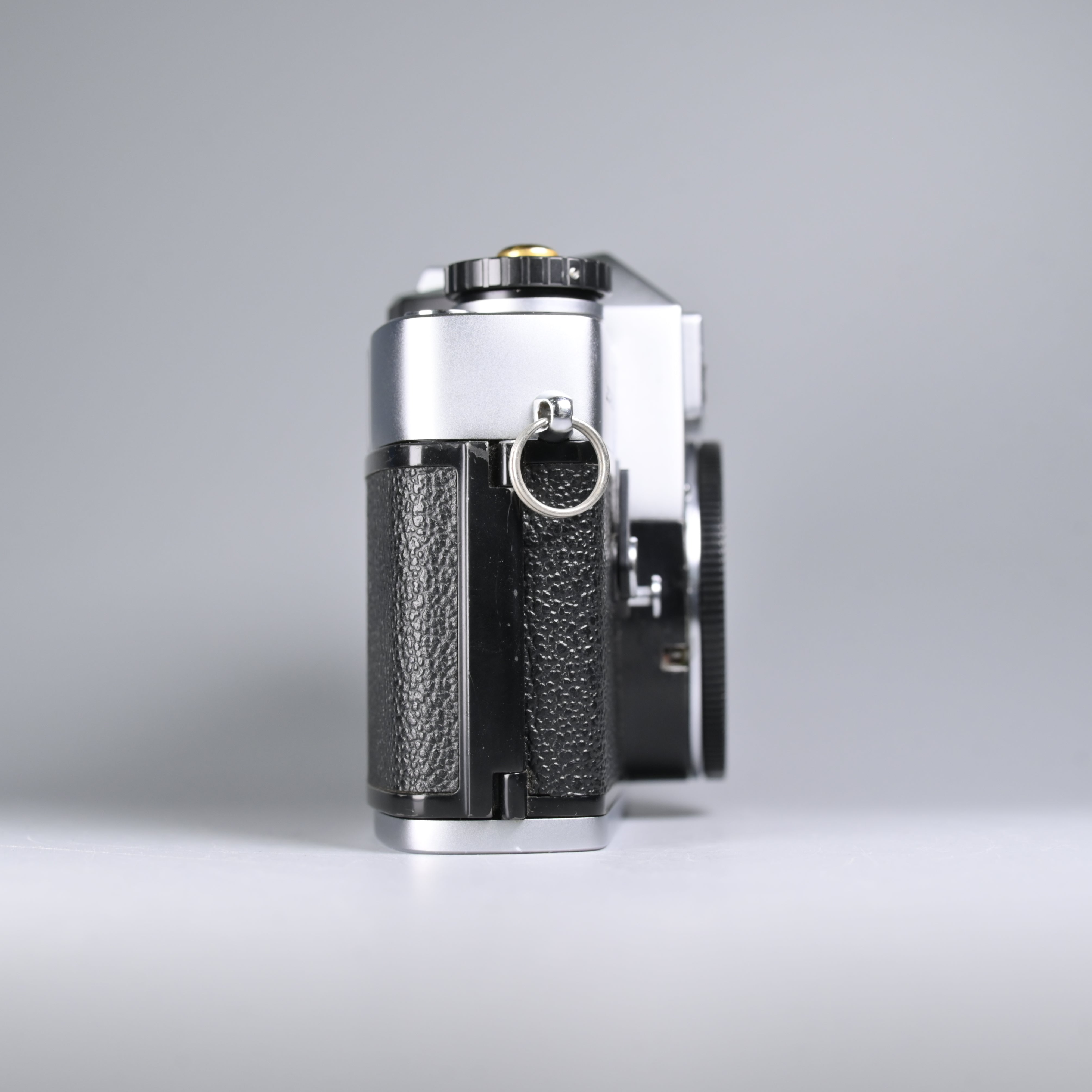 LEICA LEICAFLEX sl ボディ シルバー SS20 #573 Leica Leicaflex SL Body Only. – SHOWA