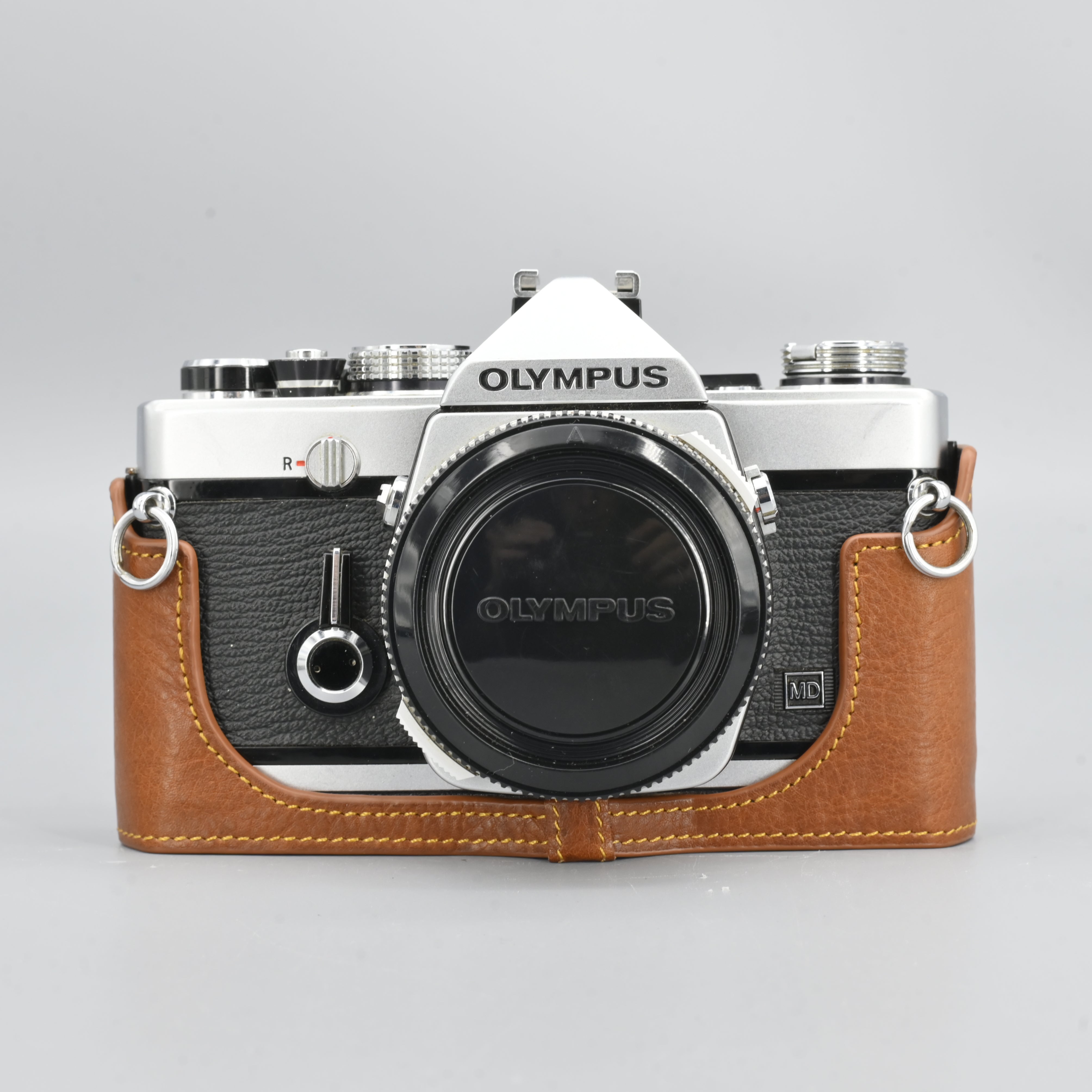 【極美品・希少革ケース付】Olympus om-1 Handmade Genuine Leather Half Camera Case with Alloy Base