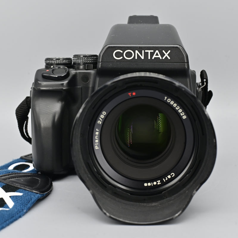 Contax 645 + Carl Zeiss T* Planar 80mm F2 Lens.