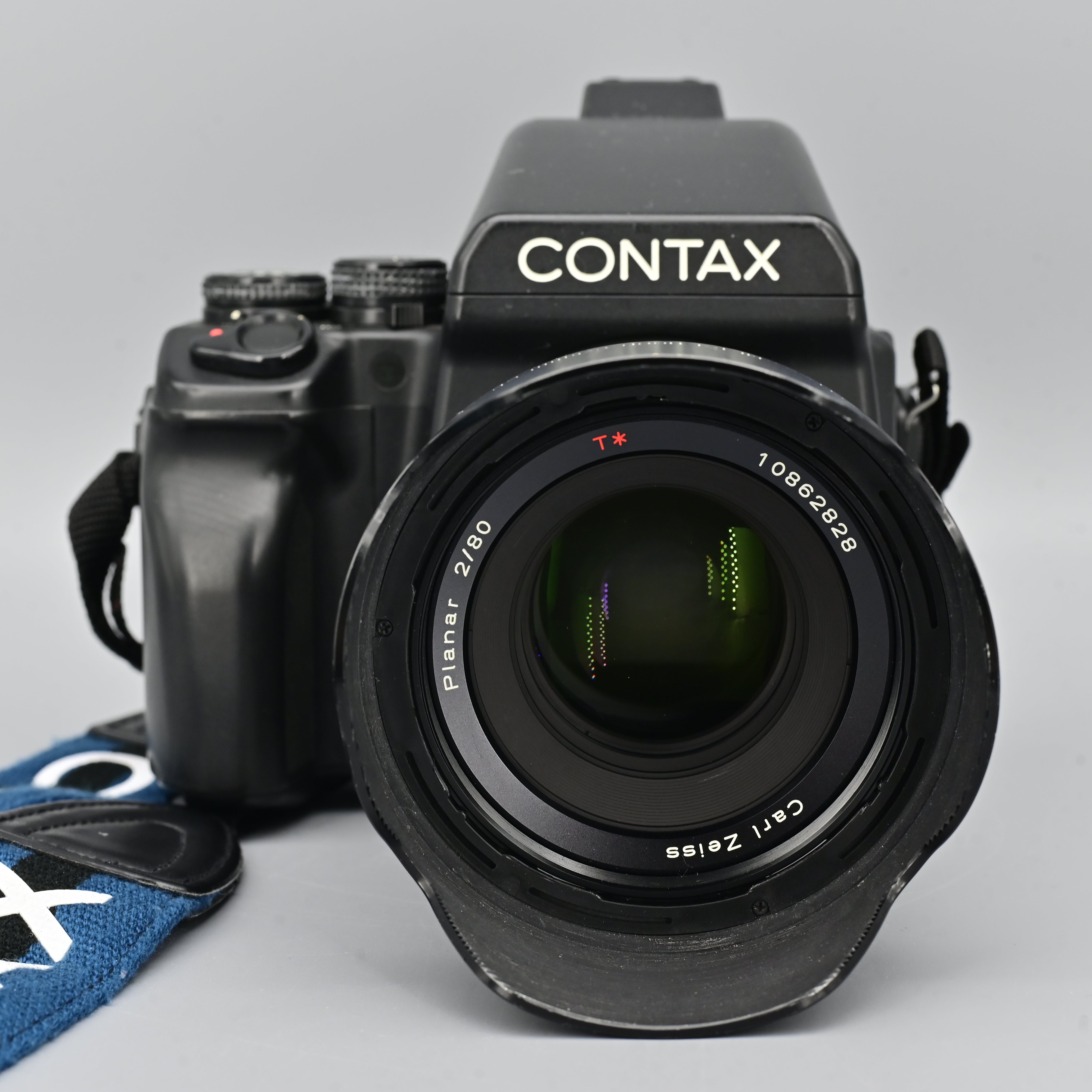 Contax 645 + Carl Zeiss T* Planar 80mm F2 Lens. – SHOWA